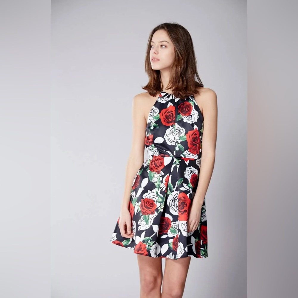 Romeo & Juliet Couture Black Floral Mini‎ Dress